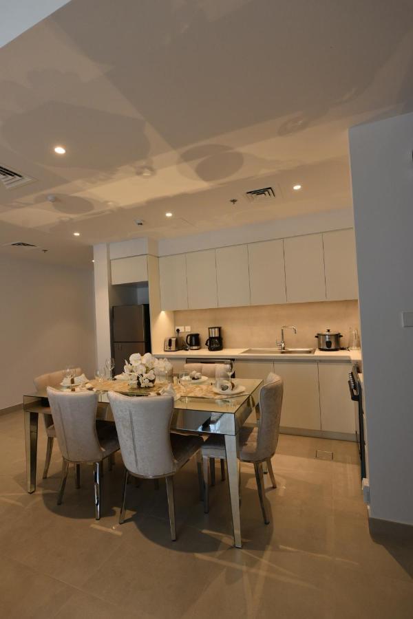 2 Bhk Familly - Creek Horizon Tower 2 *