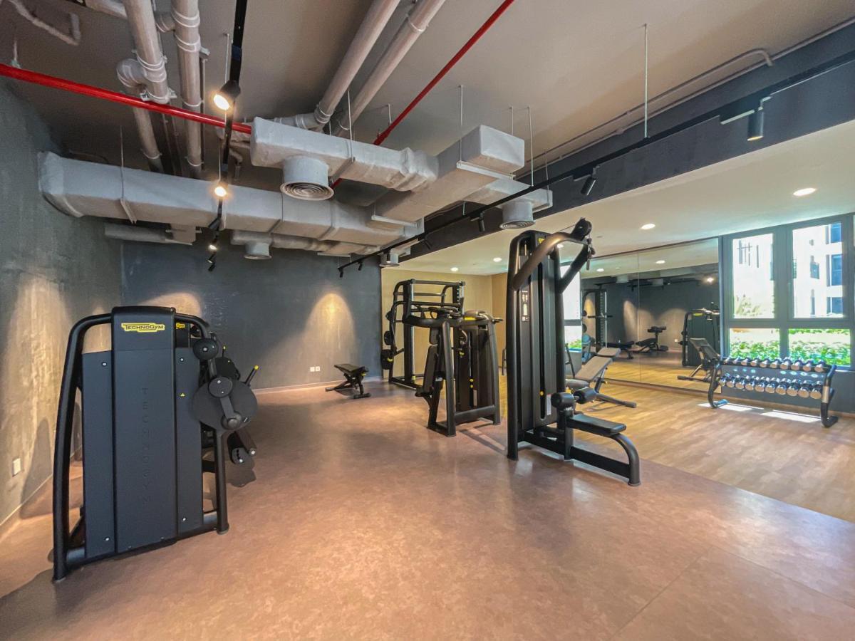 Higuests - Stylish Waterfront Retreat With Balcony In La Apartemen Dubai