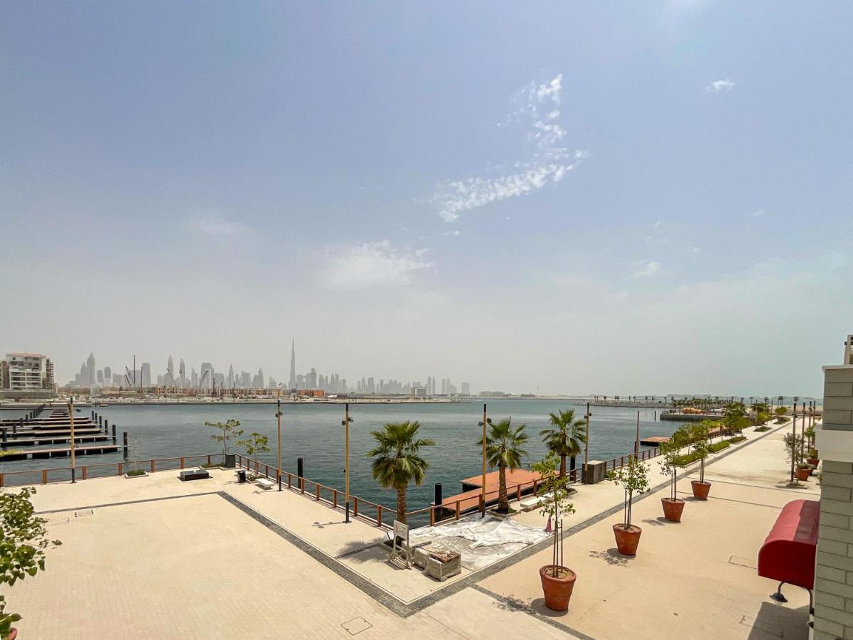 Higuests - Stylish Waterfront Retreat With Balcony In La * Dubai