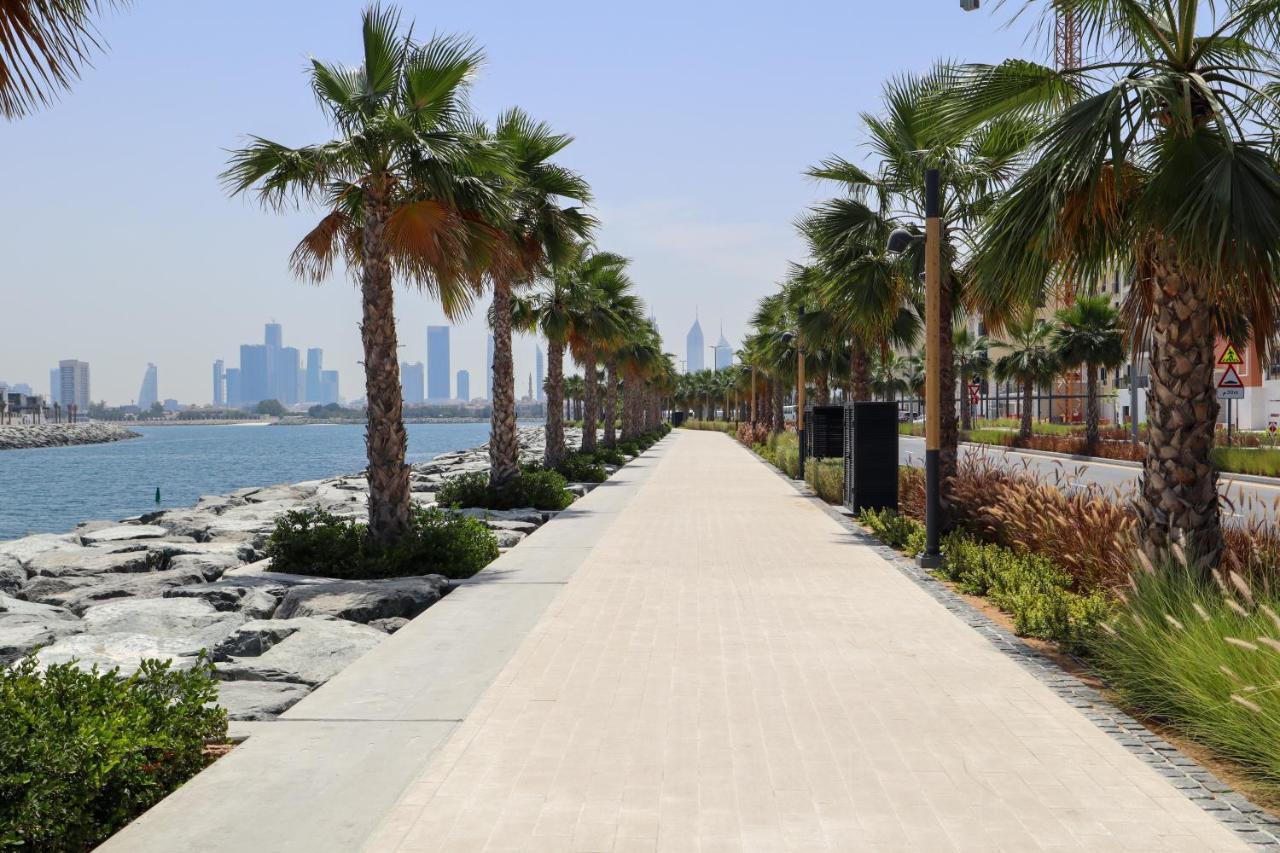 Higuests - Stylish Waterfront Retreat With Balcony In La * Dubai
