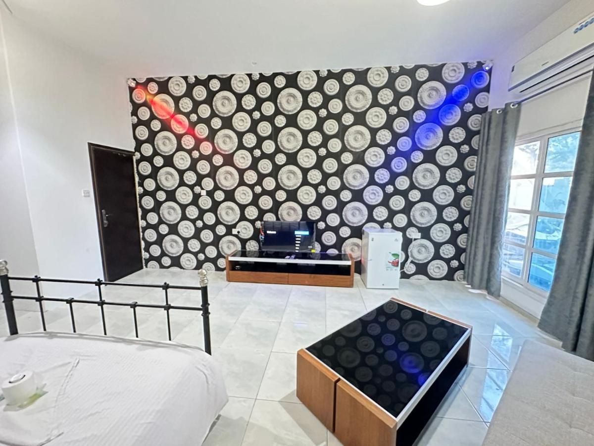 Habitación en casa particular Relaxing Private In Compound Housing Near Burj Alarab 124 Dubái