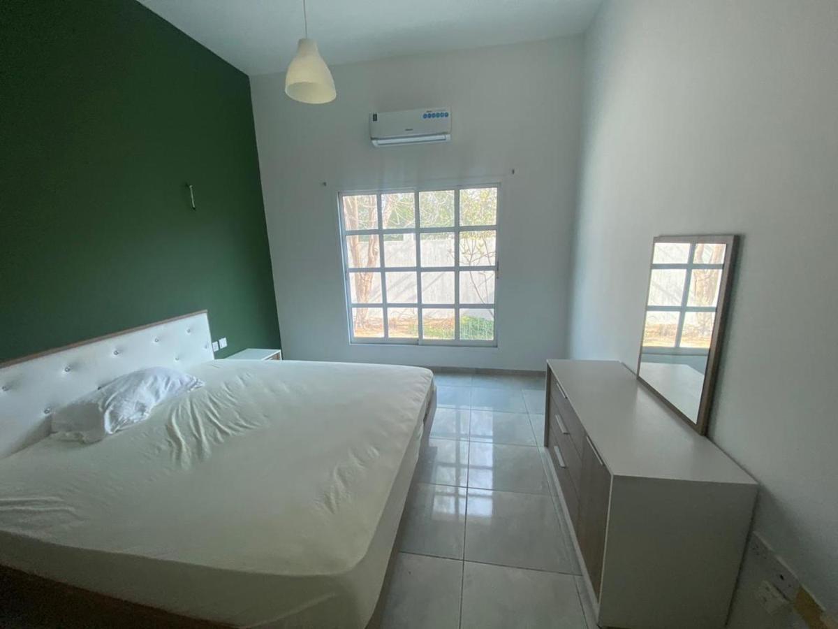 Relaxing Private In Compound Housing Near Burj Alarab 124 Habitación en casa particular *
