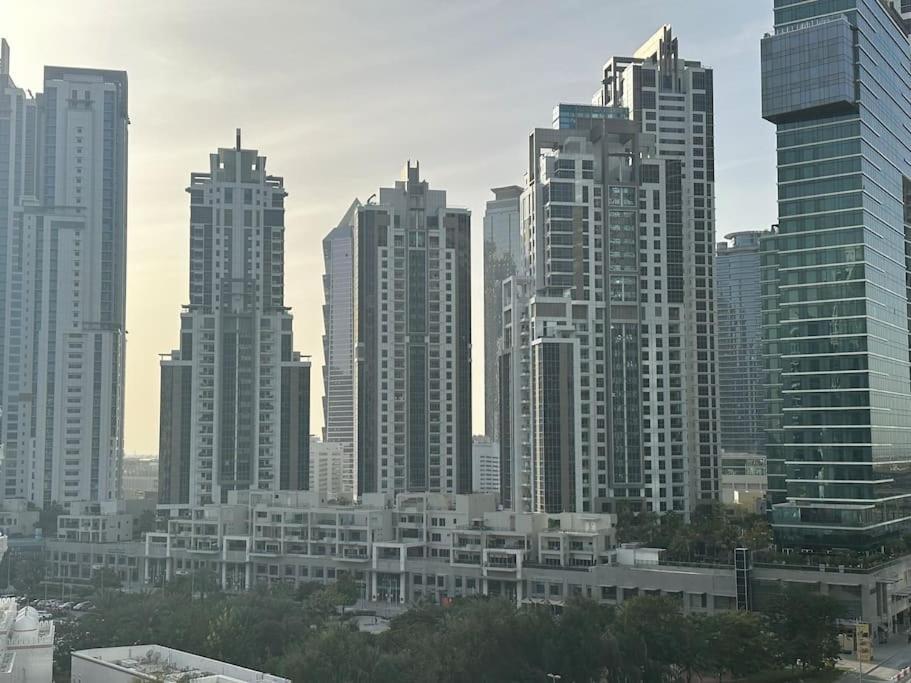Spacious Place Near Mall, Fountains & Burj Khalifa