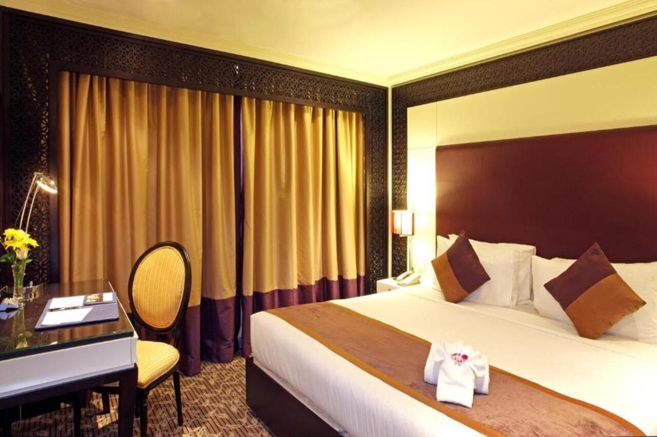 Carlton Tower Hotel 4*