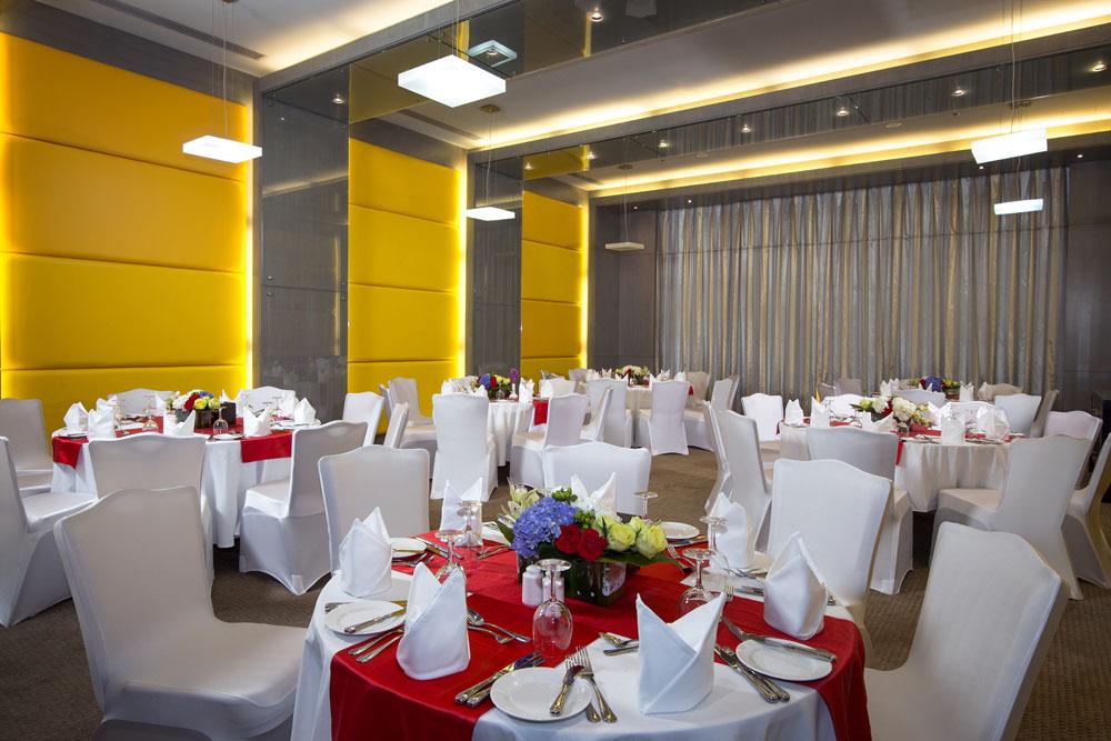 Time Grand Plaza Hotel, Airport 4*