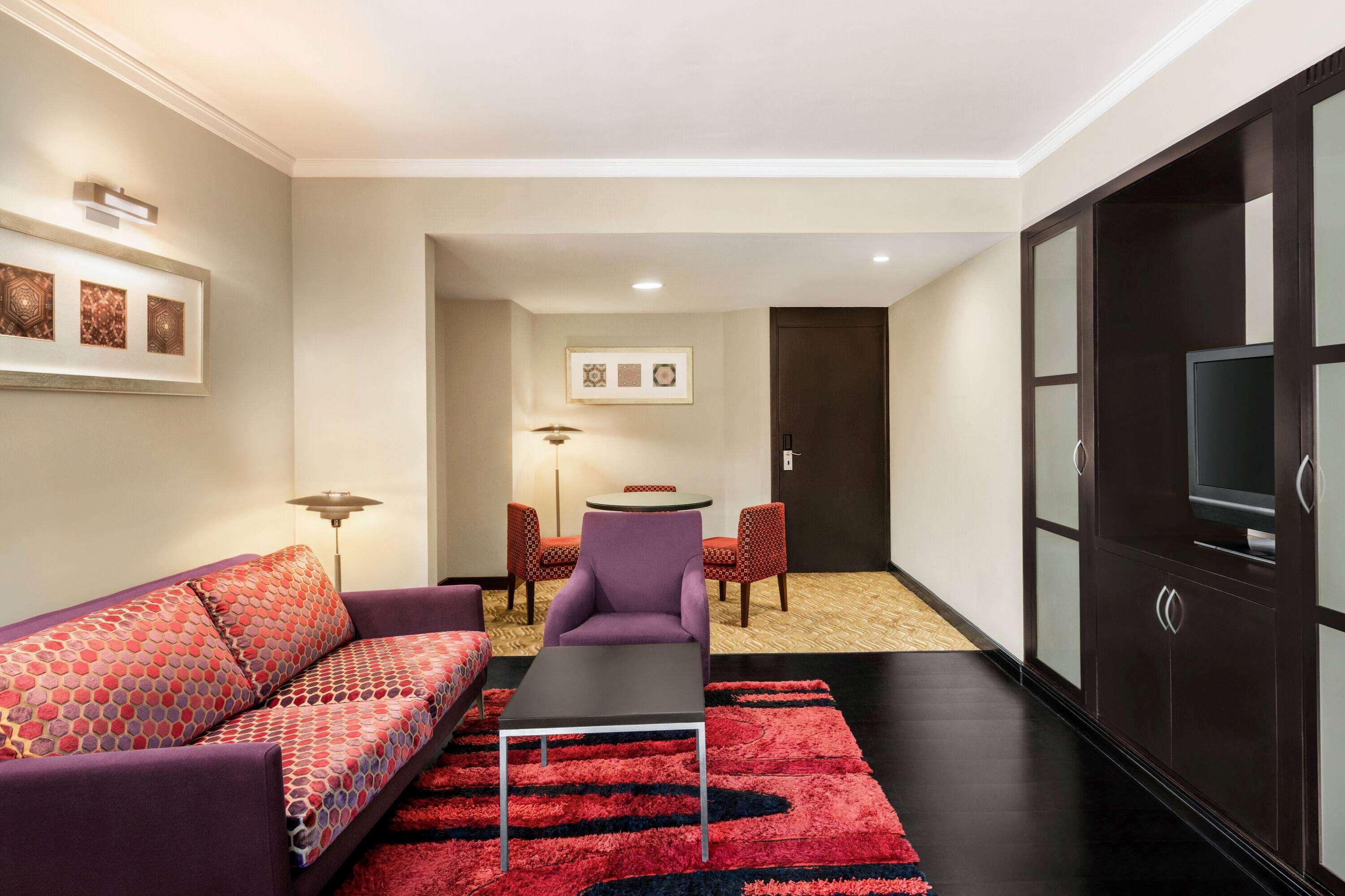 Ramada Plaza By Wyndham Deira Hotell