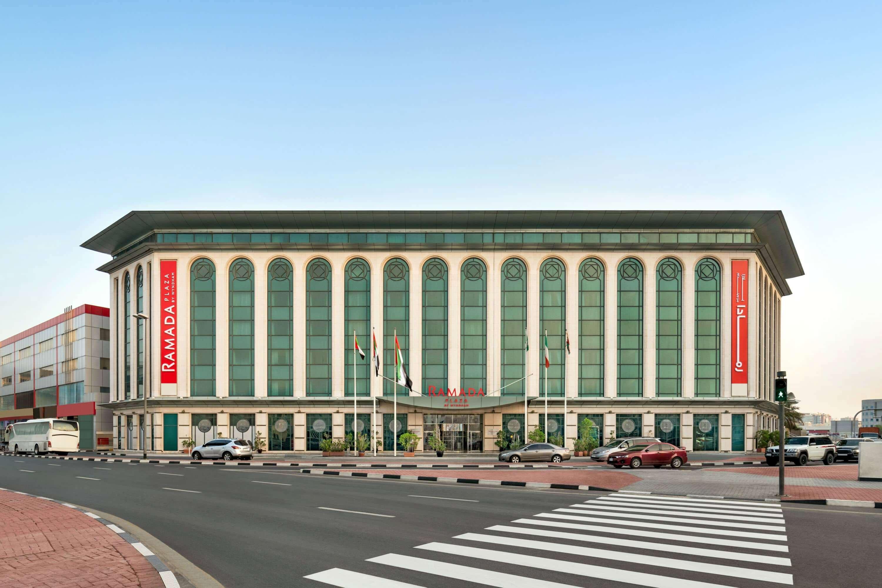 Ramada Plaza By Wyndham Deira Hotel Dubái