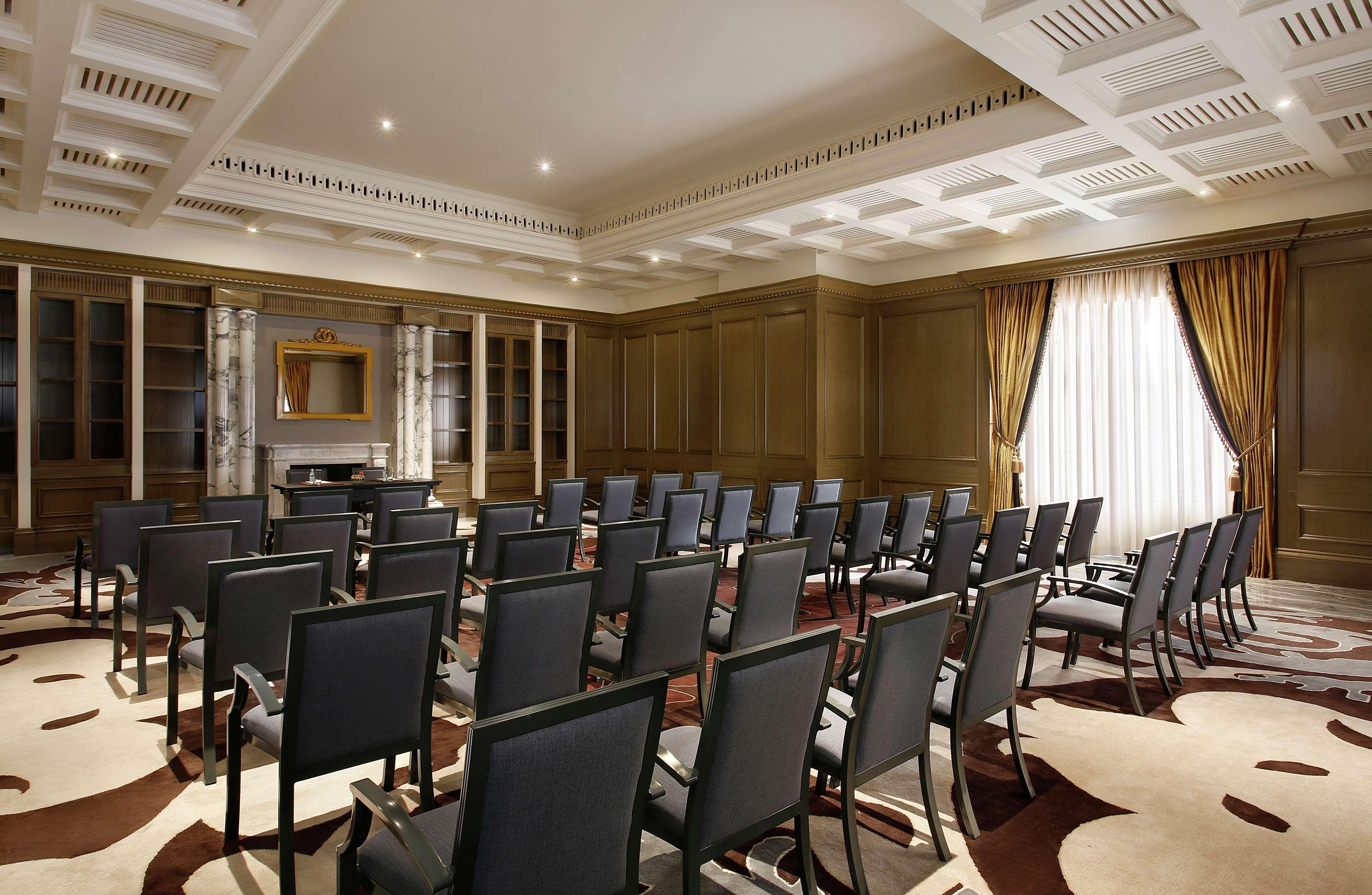 Al Habtoor Palace - Preferred & Hotell