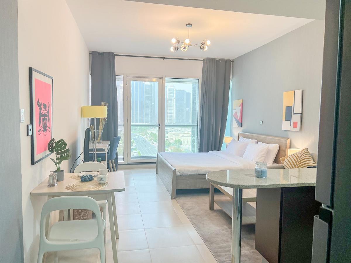 Cosmos Living Spacious With Balcony *