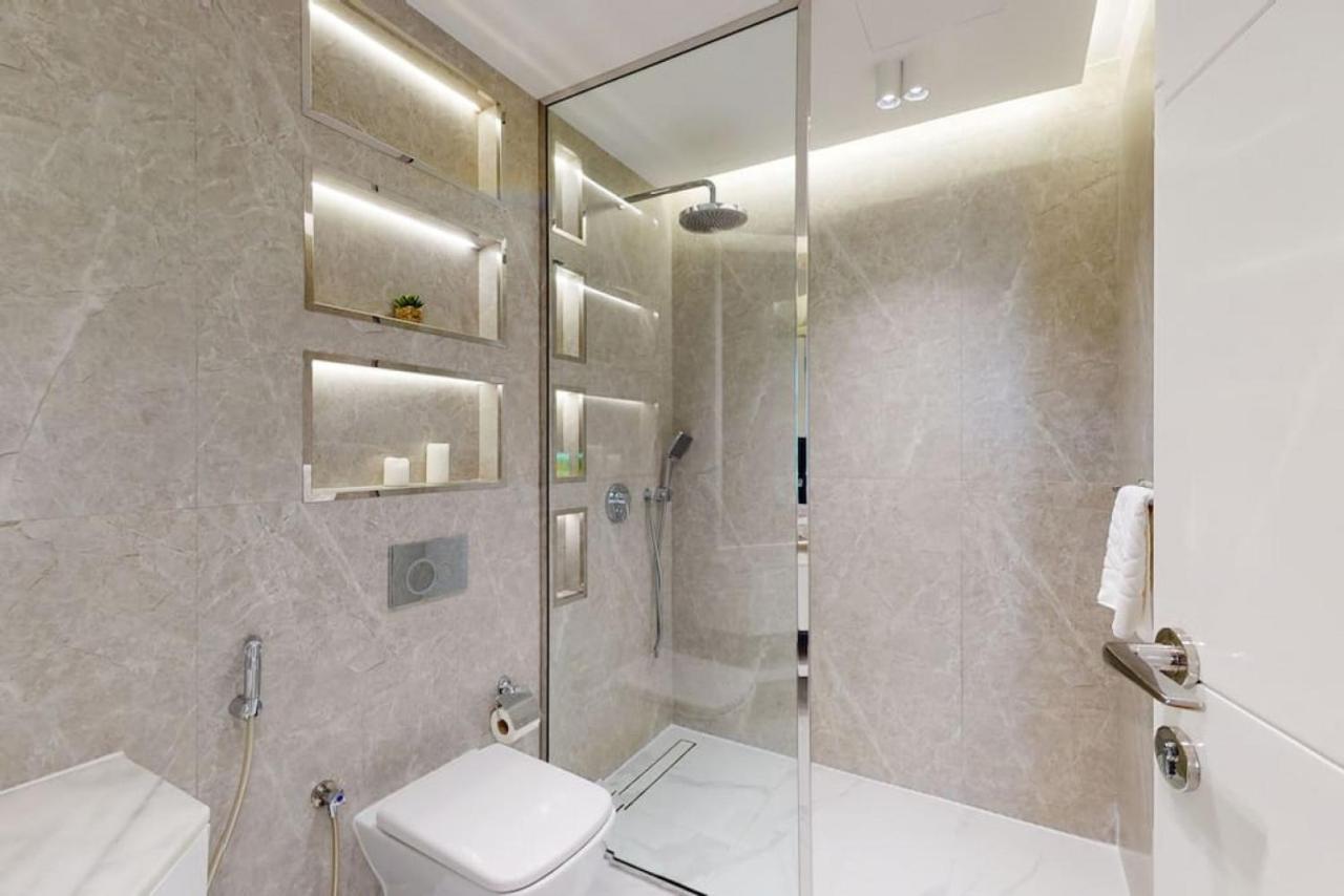 Torch Tower - Opulent Two Bedroom Dubái