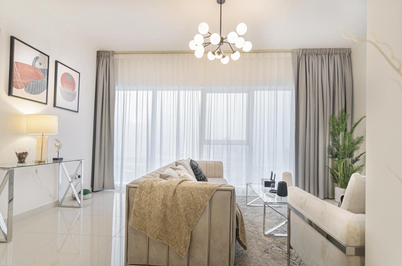Oskena - Magical View Two Bedroom Marina Apartament *