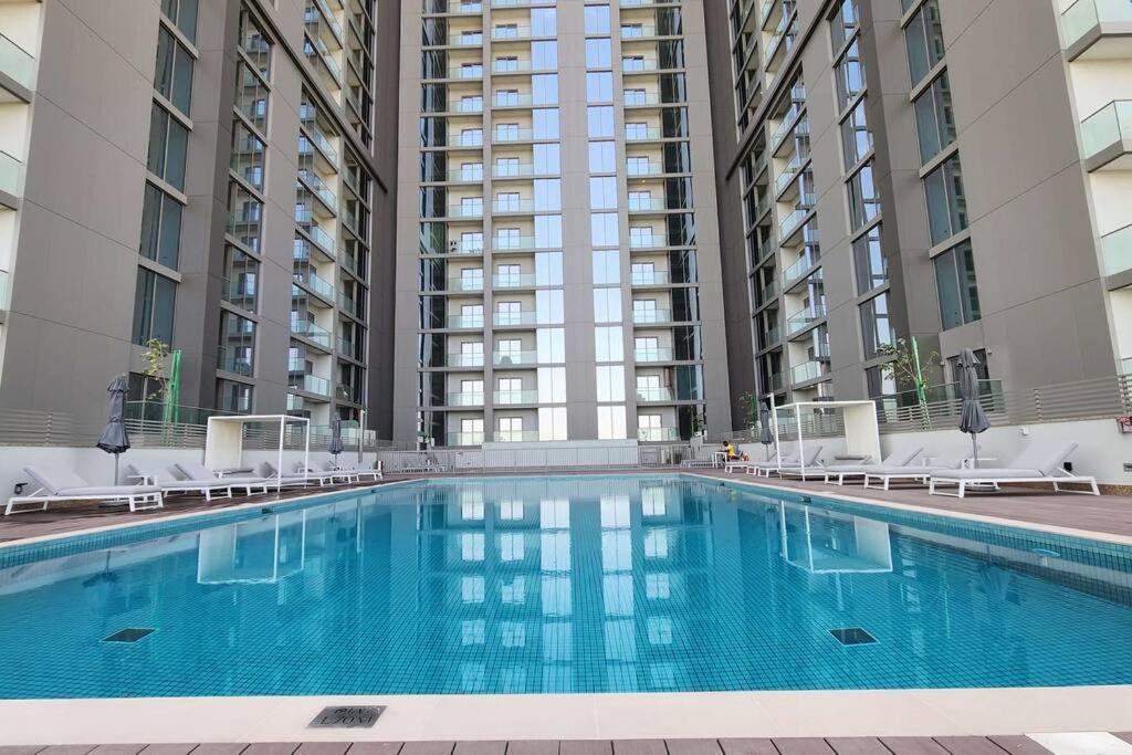 By Latinem Luxury 2br Cvr B3107 Near Burj Khalifa