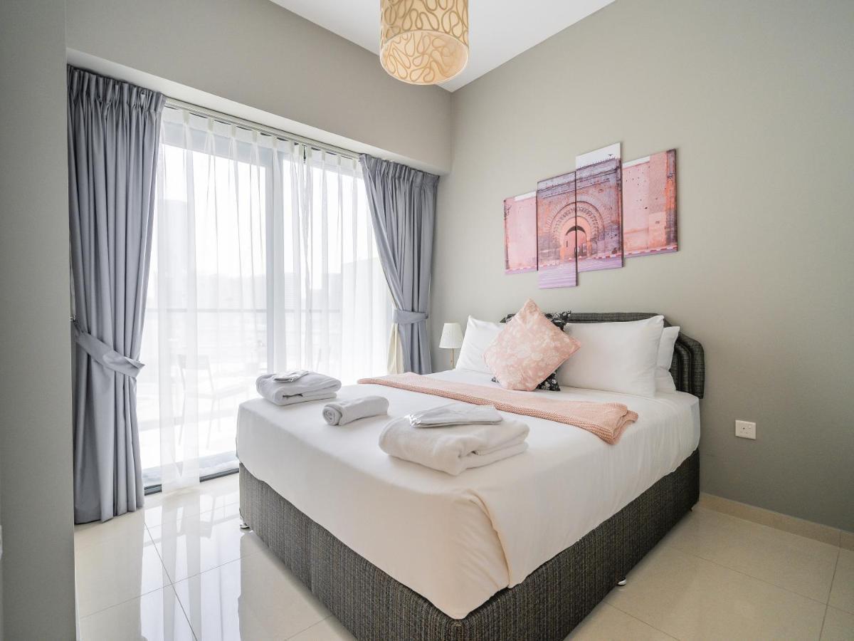 Business Bay's Coziest Hideaway With Balcony Dubai