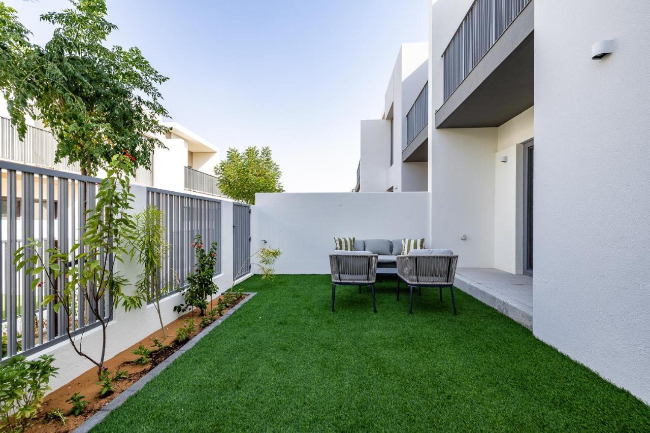 Сasa de vacaciones Spacious 3bdr Townhouse I Garden I Tilal Al Ghaf Dubái