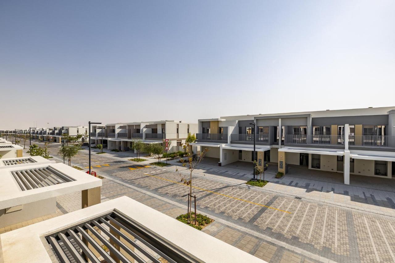 Сasa de vacaciones Spacious 3bdr Townhouse I Garden I Tilal Al Ghaf *