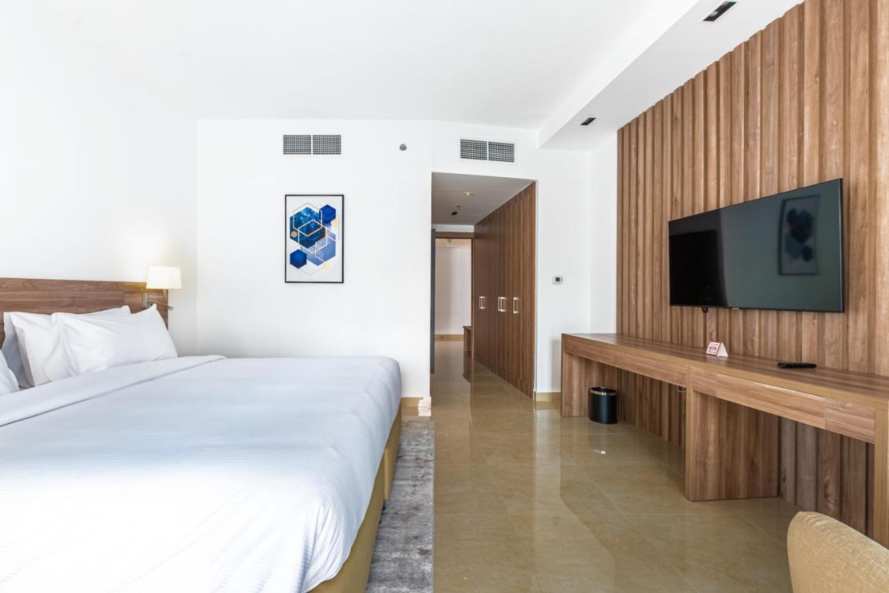 Aparthotel Pyramisa *