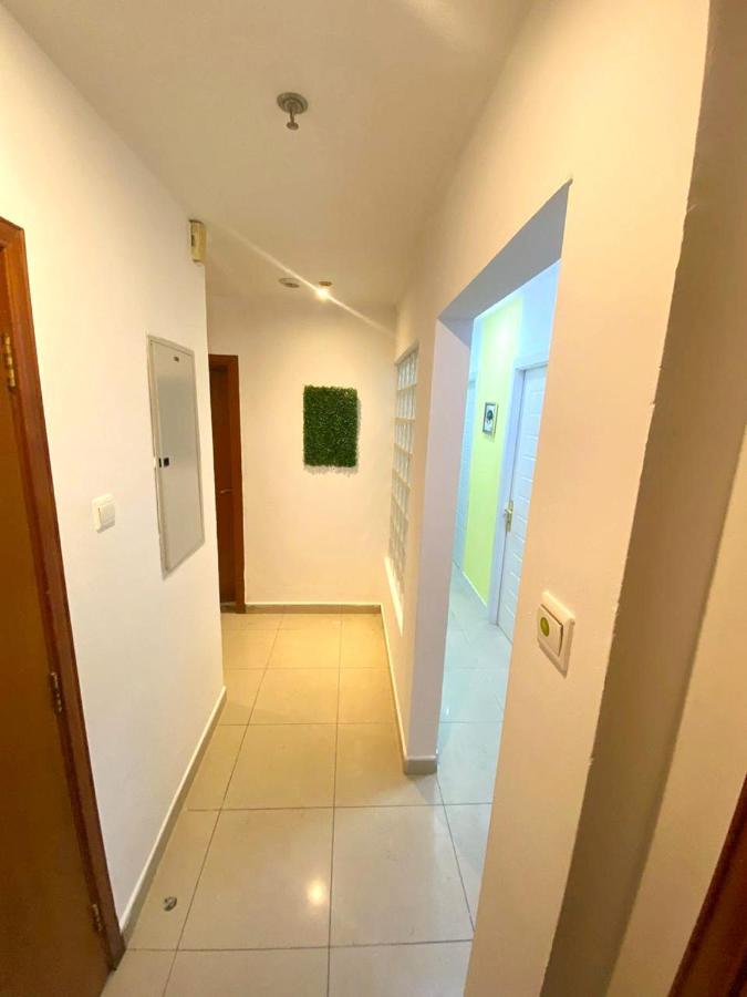 Luxurious Partition In Tecom Near Internet Metro Station Privatunterkunft