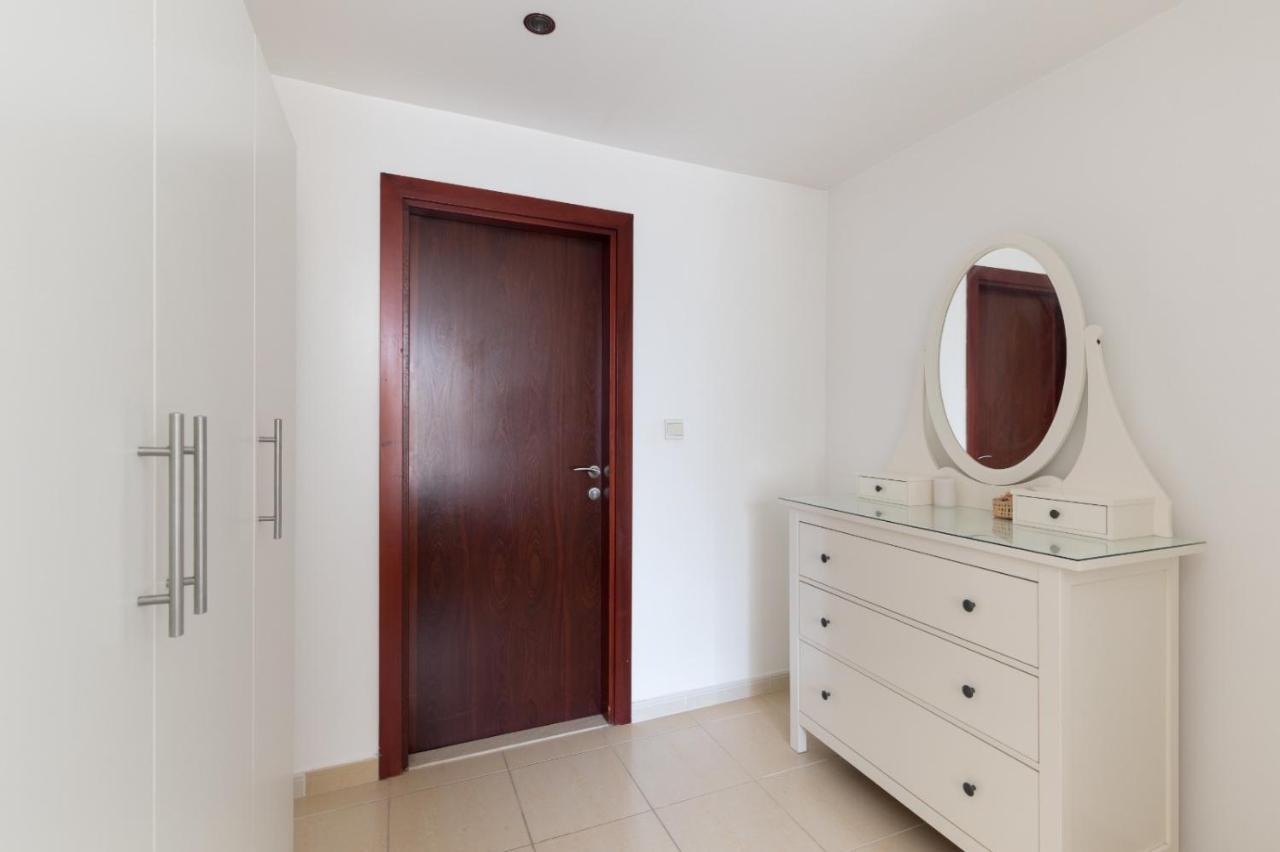 Spacious 1br 5 Minutes From Dubai