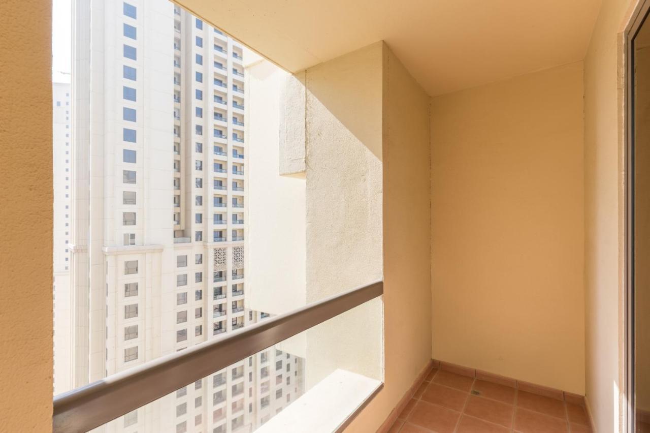 Spacious 1br 5 Minutes From
