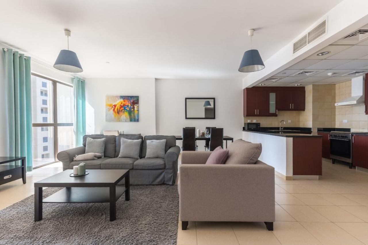 Spacious 1br 5 Minutes From * Dubai