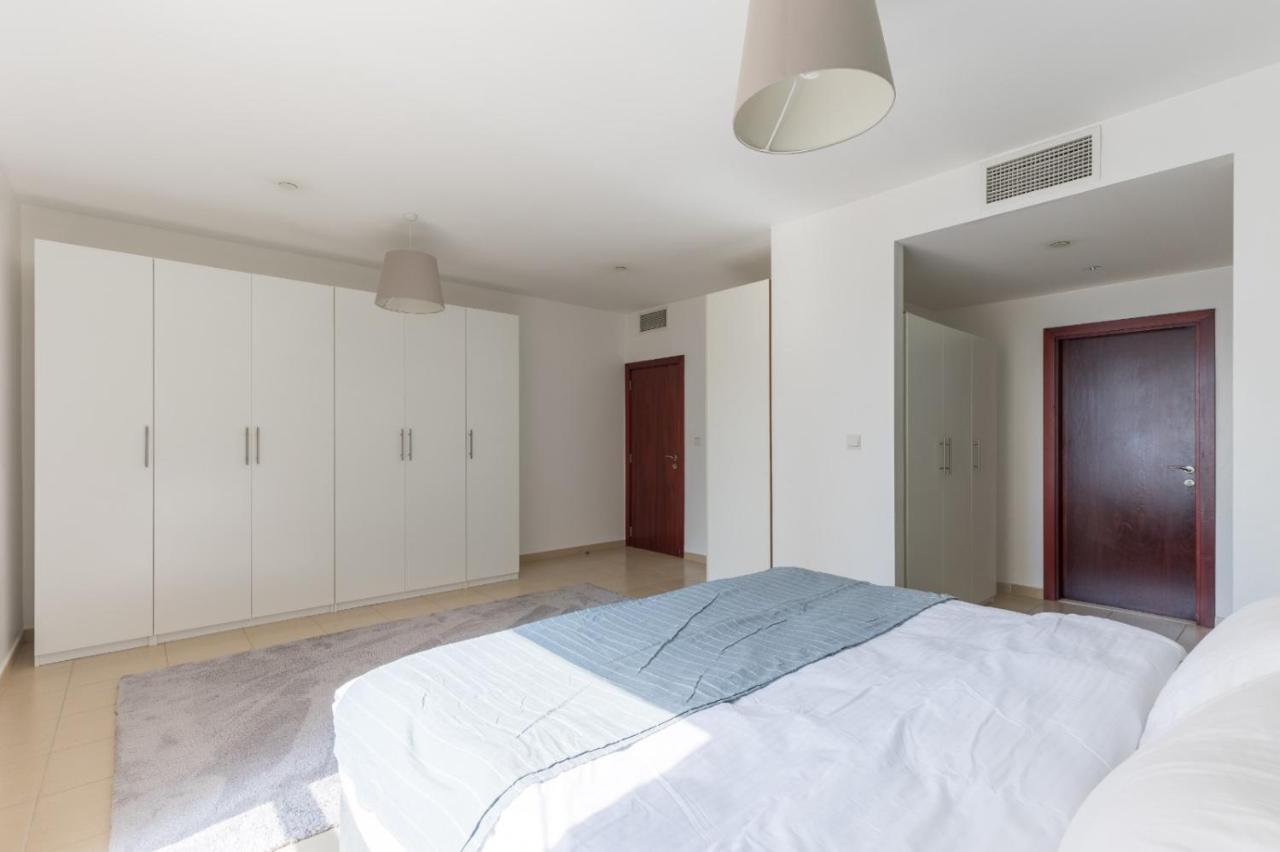 Apartment Spacious 1br 5 Minutes From *