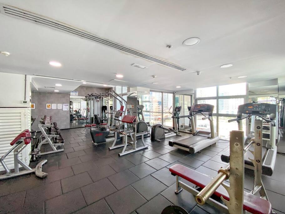 Stonetree - Dec Tower 1 - Marina *