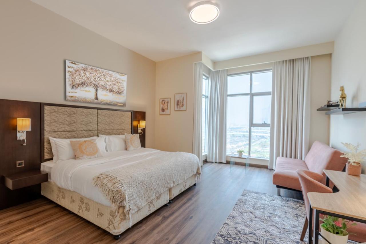 Beautiful Huge 2 Bed Apartment *