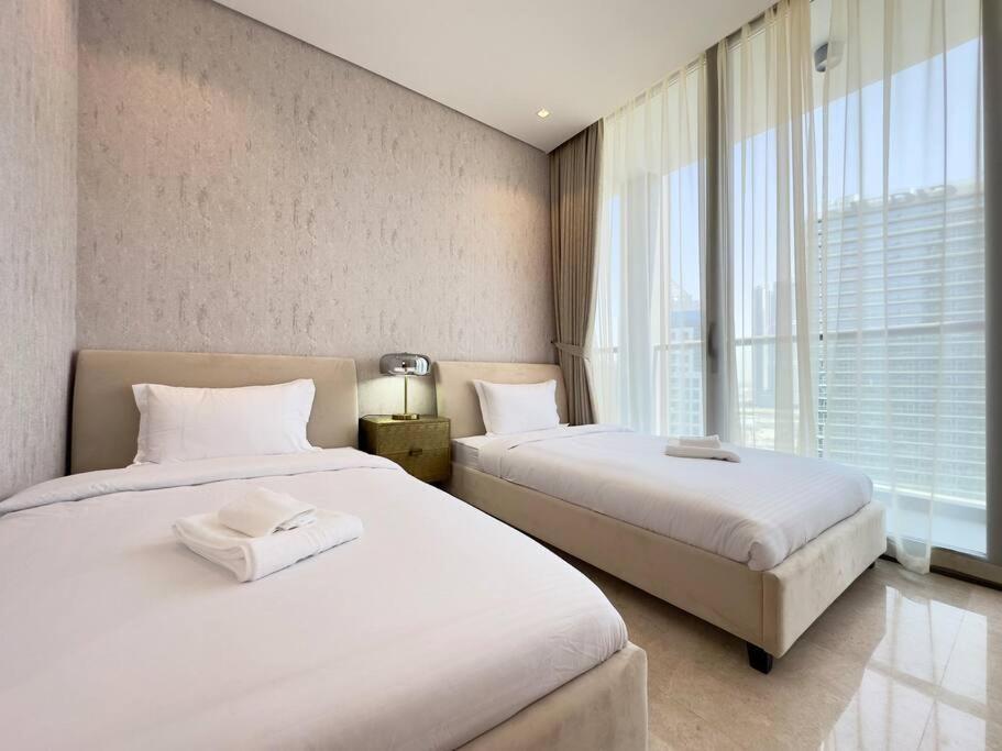 Apartamento Dar Vacation - Modern & Stylish 2br Near Burj Khalifa Dubái