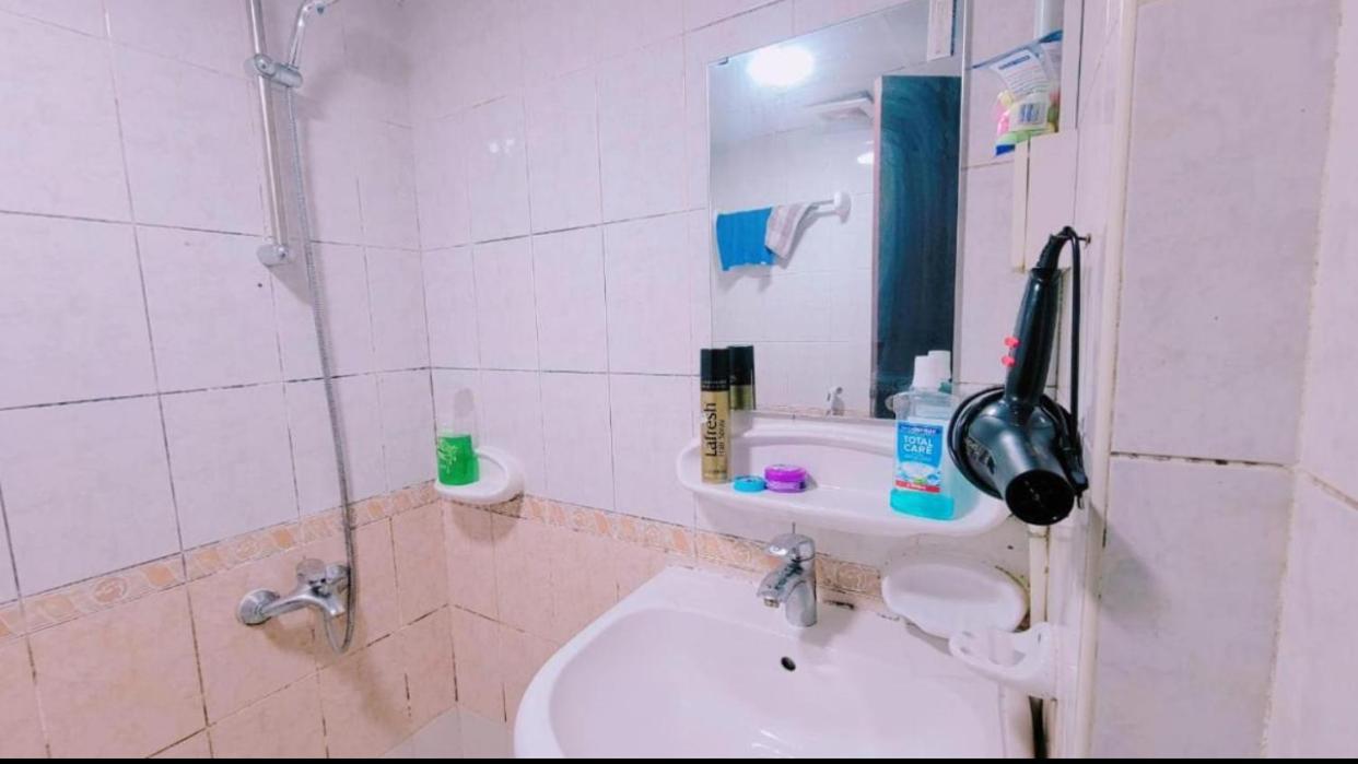 Hostal Dxb Near Adcb Metro Station Dubái