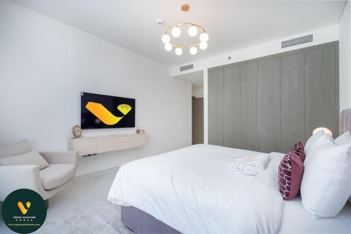 Vogue Lagoon District One Apartament *