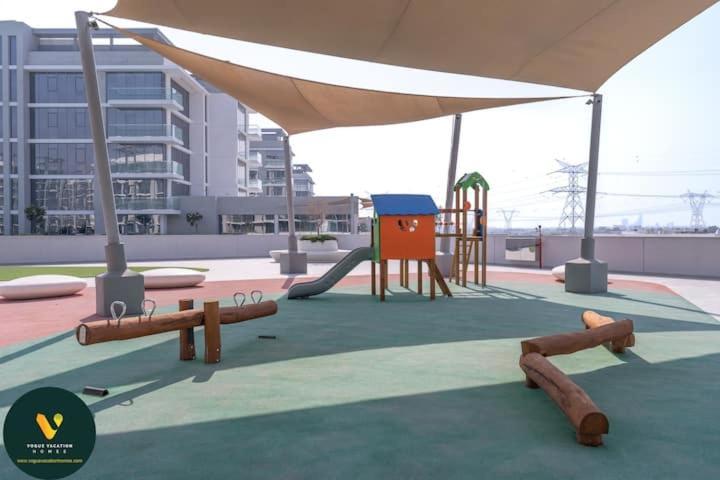 Vogue Lagoon District One Apartament Dubai