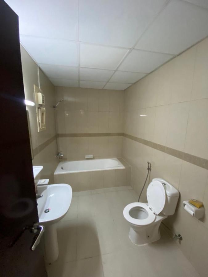 Affittacamere Splendid - Ladies Only - Near Zahia- Near Shj Airport
