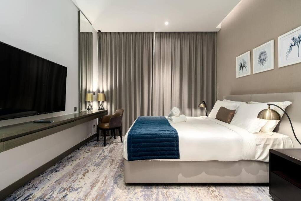 Appartement Charming At Damac Prive With Canal View - Ahlan Hh *