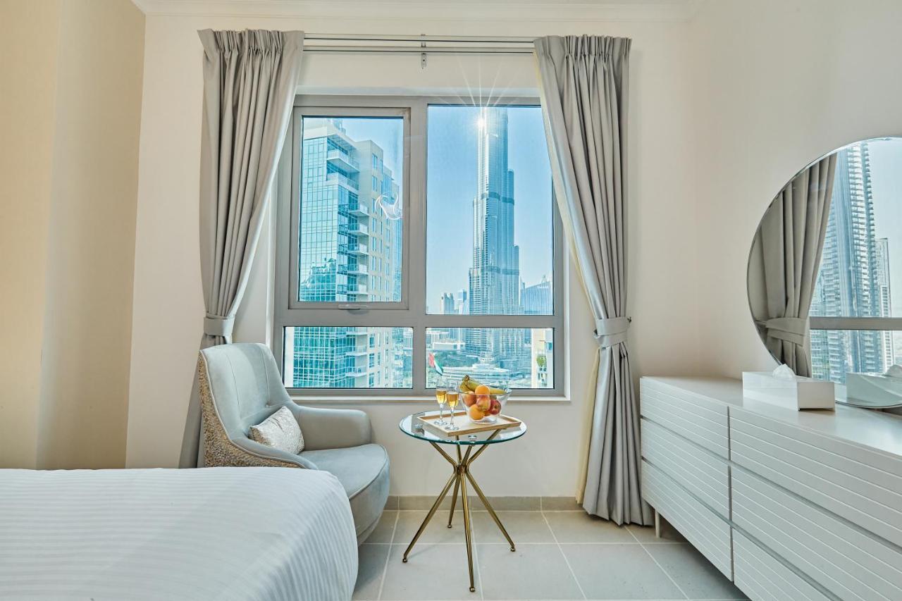 Burj Khalifa Front View & Fountain View Island Paradise 2br Luxury Burj Residences Golden Homes *