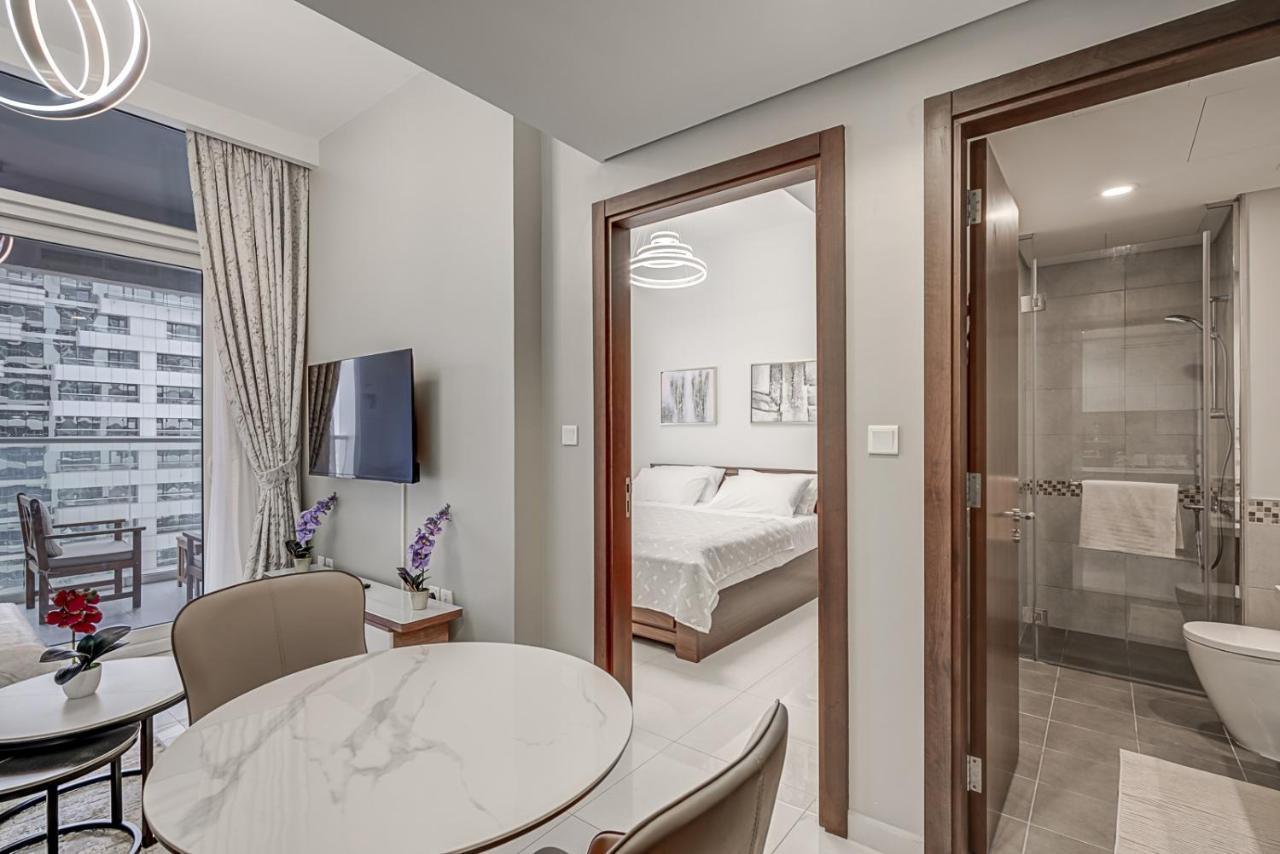 Apartment One Bedroom Near Burj Khalifa Mall-5minuts Walk-rva913 Dubai