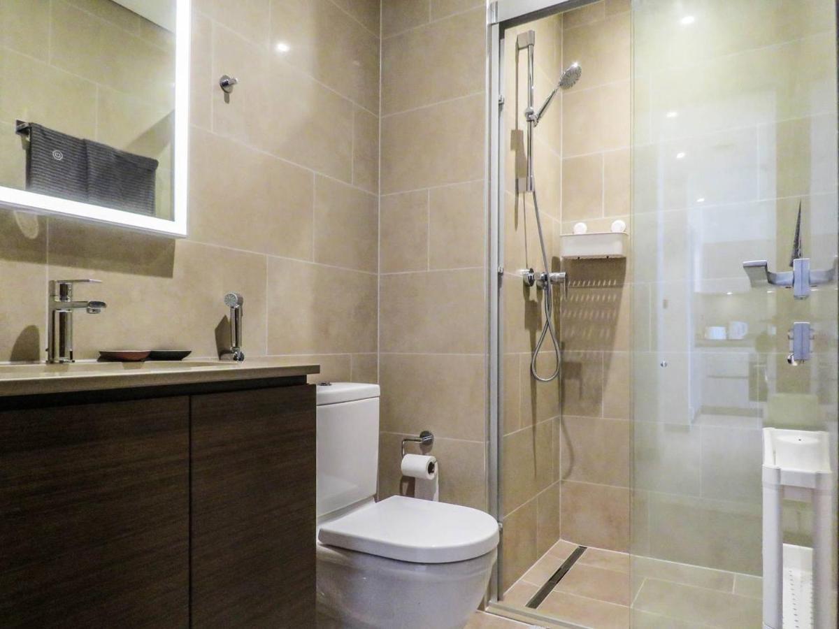 Apartment Stylish 1 Bedroom Downtown View Dubai