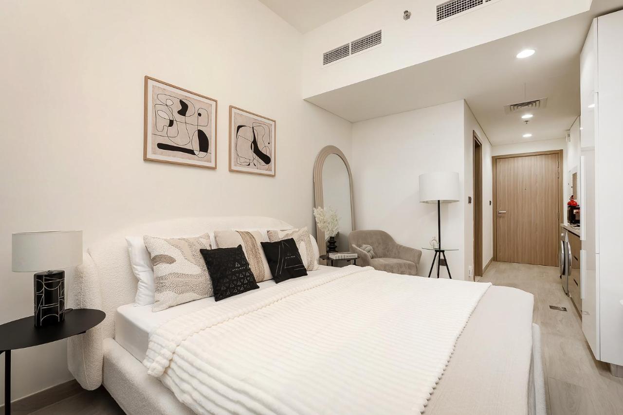 Modern In Azizi Riviera Apartment *