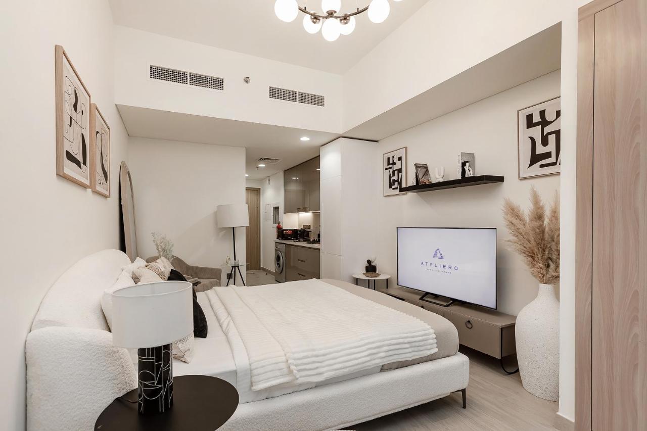 Modern In Azizi Riviera Apartment *
