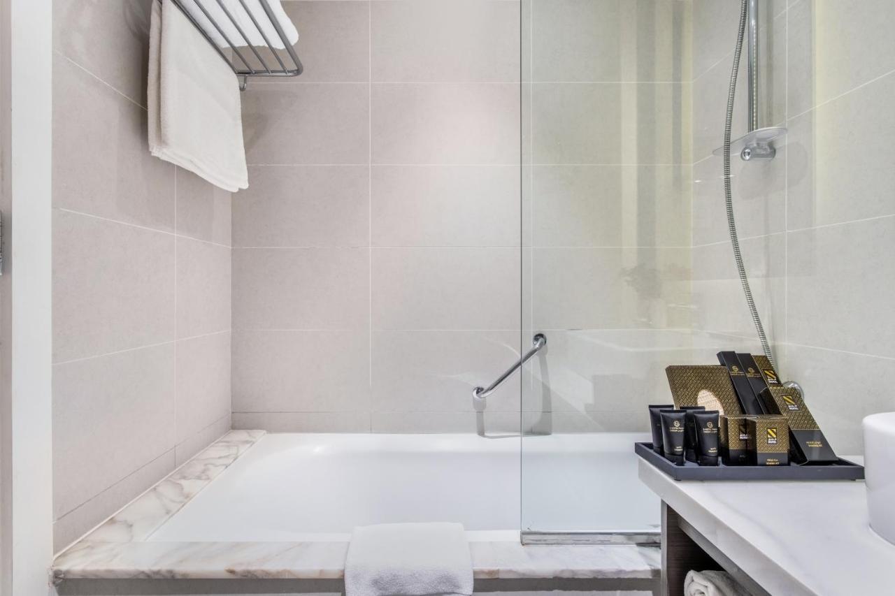 The S Homes Canal View And One Bedroom Apartments, Damac Maison Prive Apartahotel