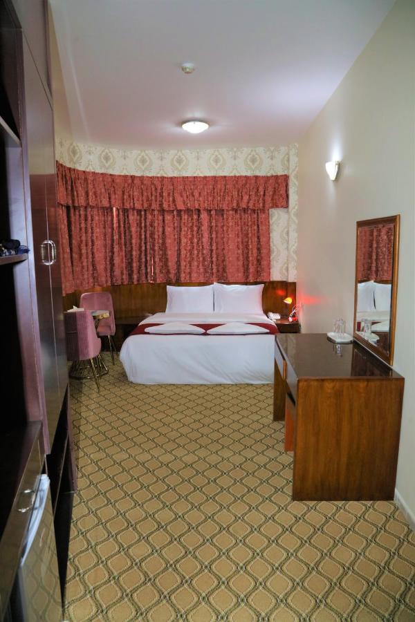 Hotel Sky Iconic *