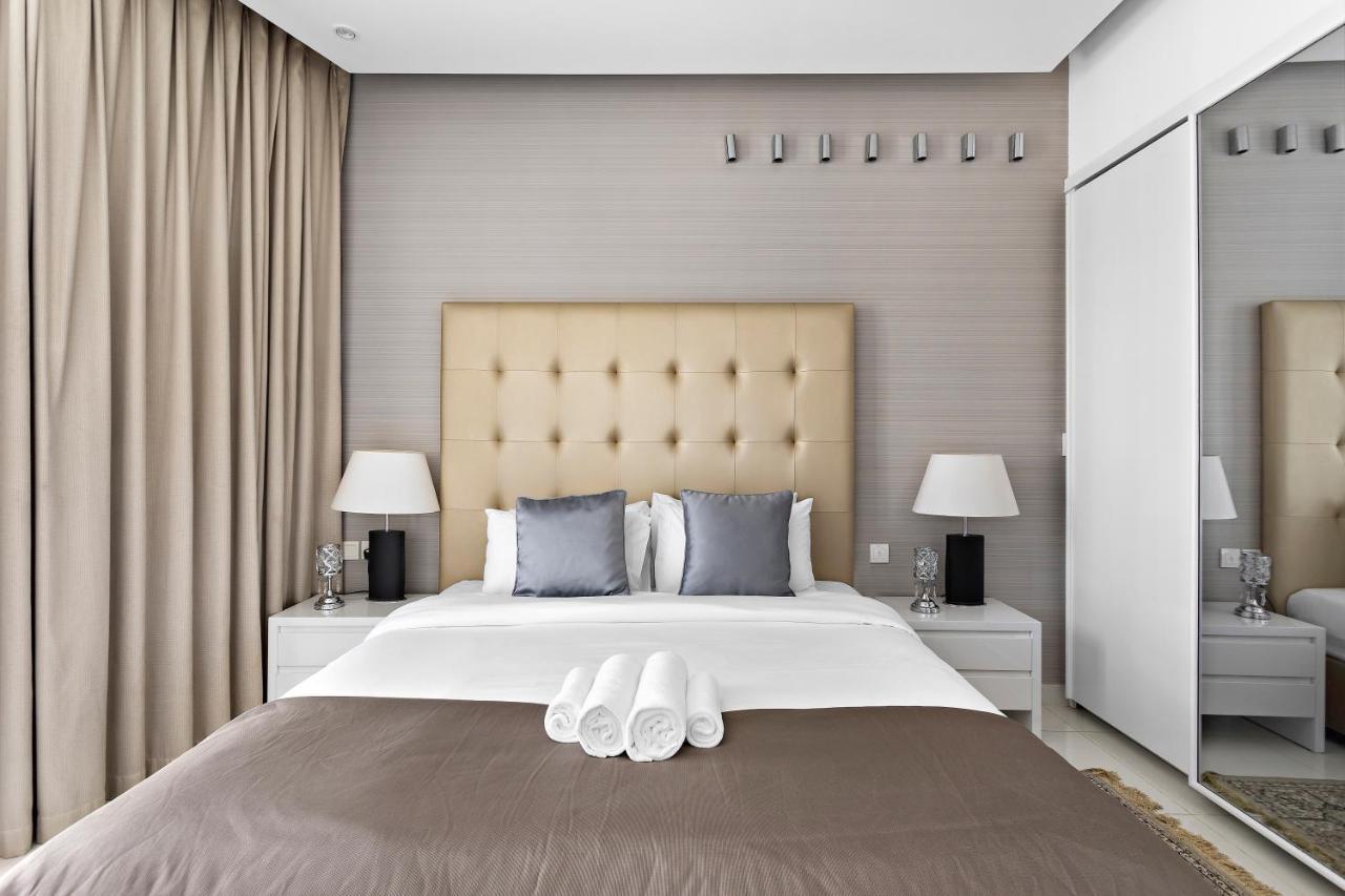 1br With A Sofa Bed, Pool, Gym & Burj Khalifa View *