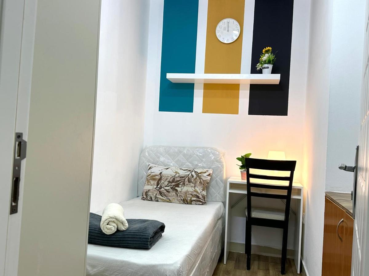 Charming Partition In Barsha Heights Near Icm Habitación en casa particular *