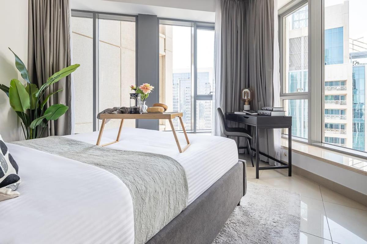 Frank Porter - 29 Boulevard * Dubai