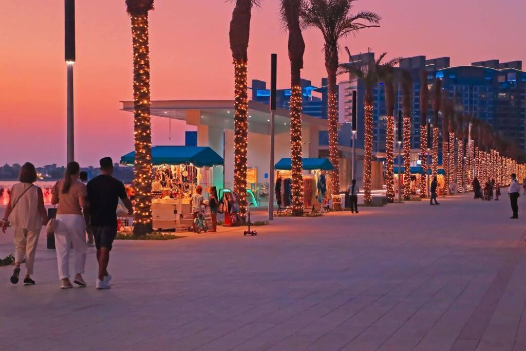Apartment Luxury 1 Bedroom In Palm Dubai. Beach Access