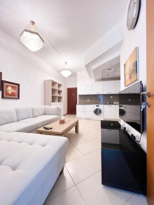 Apartemen Cozy One Bed D2 1416 *