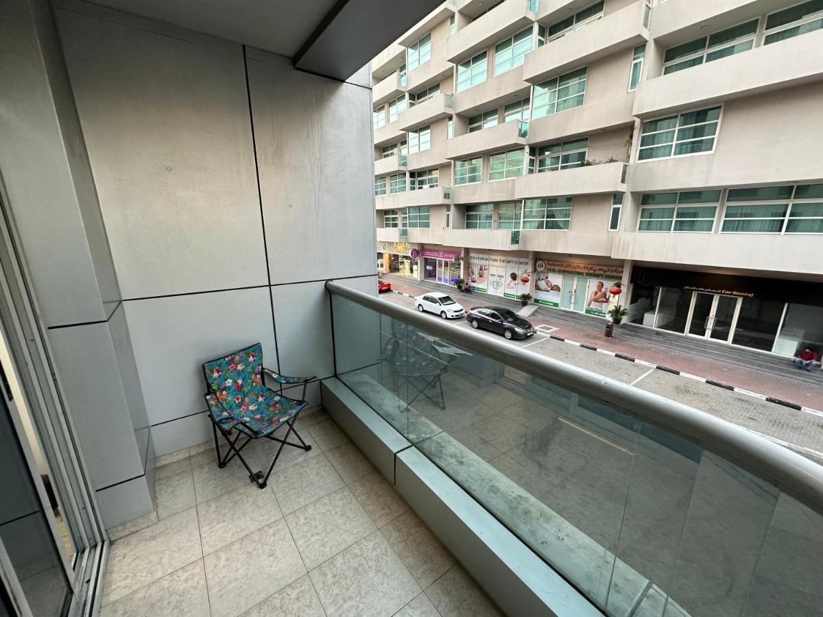 Partition 3 Mins To Mashreq Metro Homestay