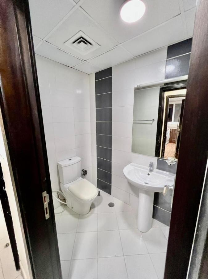 Partition 3 Mins To Mashreq Metro Homestay *