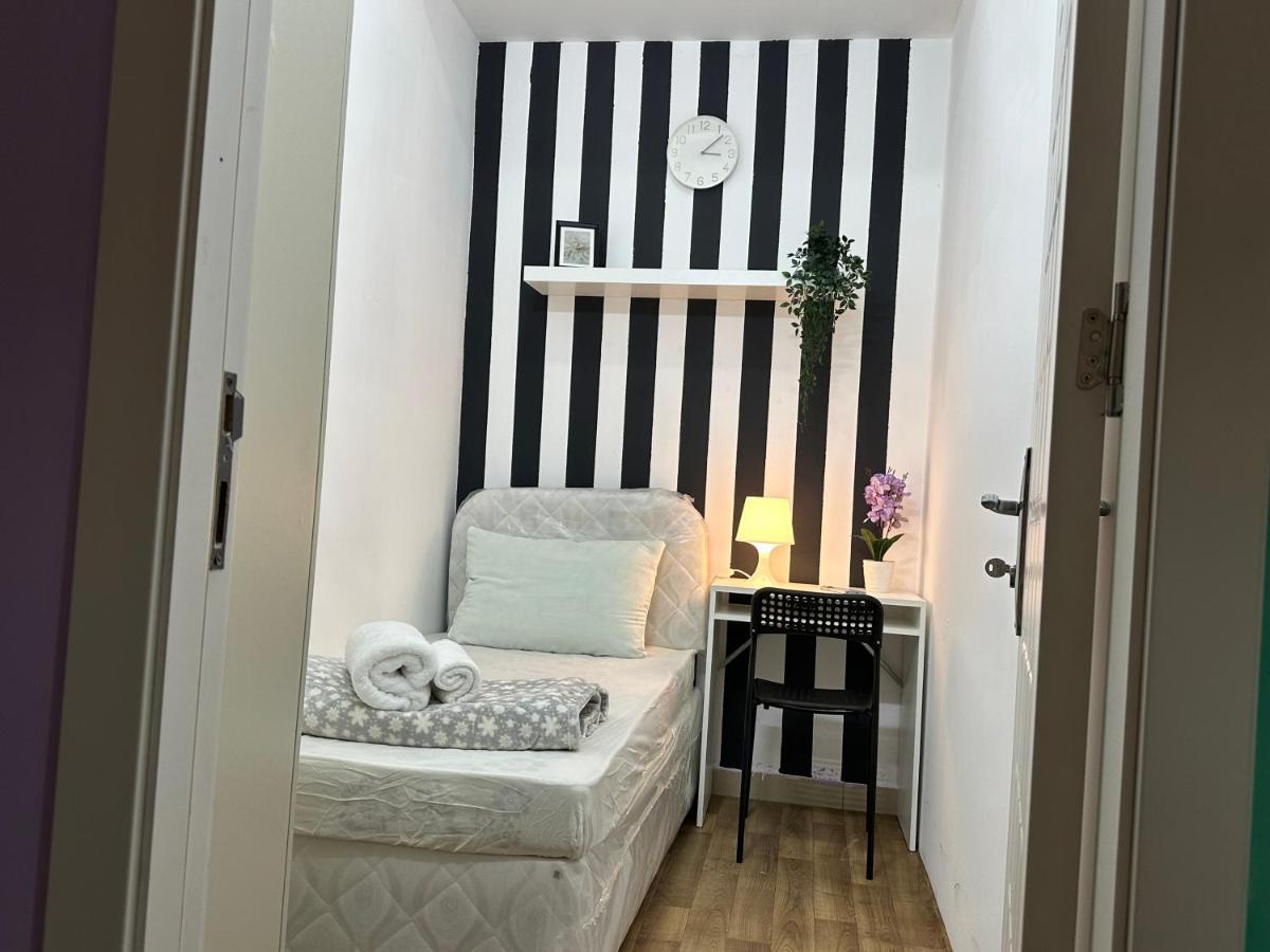 Beautiful Partition Strip In Barsha Heights Dubái