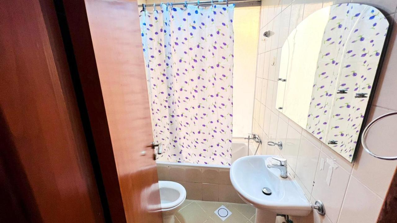 Habitación en casa particular Beautiful Partition Strip In Barsha Heights *