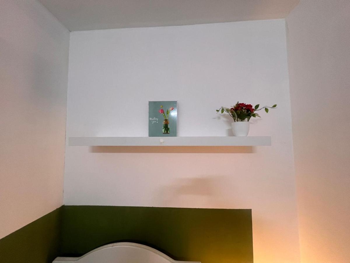 Quarto em Acomodações Particulares Bachelor Partition In Tecom Near Internet Metro Dubai